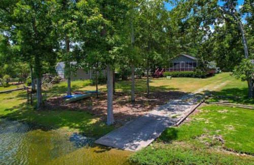 Prosperity House | Easy Lake Living - Sleeps 8