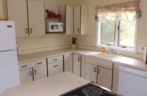 Town of Torrey House | Easy living and CLEAN