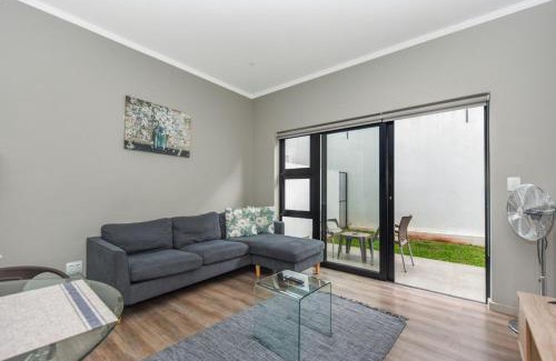 Greater Johannesburg Metropolitan Area Apartment | Easy Stay -The Monroe