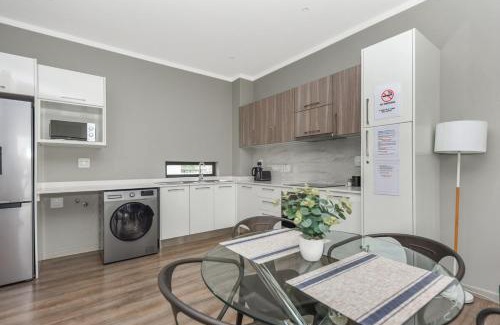 Greater Johannesburg Metropolitan Area Apartment | Easy Stay -The Monroe