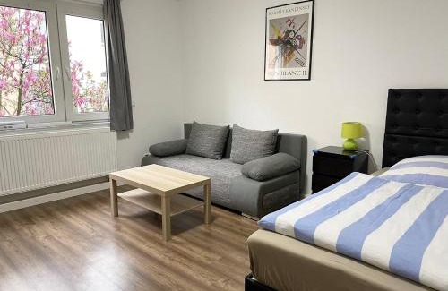 Buchholz Apartment | Easy to Düsseldorf Messe, 2-bedroom Apartment with kitchen and garden