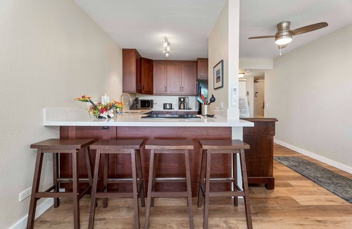 Kailua-Kona Condo | 🏖️Easy Walk to Village | Air-Conditioning | Ocean View | WIFI