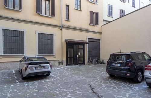 Tricolore Apartment | Easylife - Oasi with balcony in the center