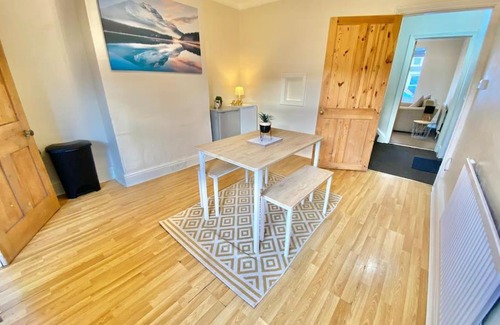 Grantham House | EasyRest House 2 Grantham - 6 Beds & Free Parking - Easy Location - Access to A1, Town Centre & Shops