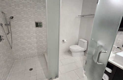 Doral Condo | Eat, Sleep, Golf, Repeat, King Studio w/Kitchen