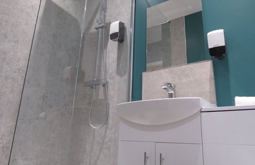 Newcastle-upon-Tyne Apartment | Eazy apartments Flat 2 Free parking Free wifi