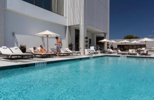 Miami Springs Hotel | EB Hotel Miami Airport
