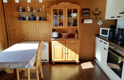 Fedderwardersiel House | Ebenerdiger Reihenendbungalow mit Eingezäunten Grundstück in Fedderwardersiel