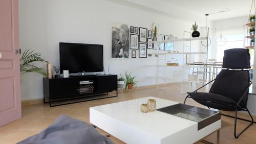 San Miguel de Salinas House | EBLI House