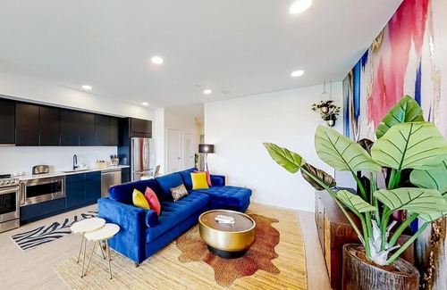 North Capitol Condo | Eccentric Riverfront Condo <1mi downtown Nashville