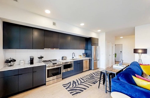 North Capitol Condo | Eccentric Riverfront Condo <1mi downtown Nashville