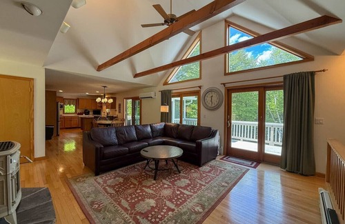 Jackson House | Echo Pines | Family Getaway Minutes to Storyland!