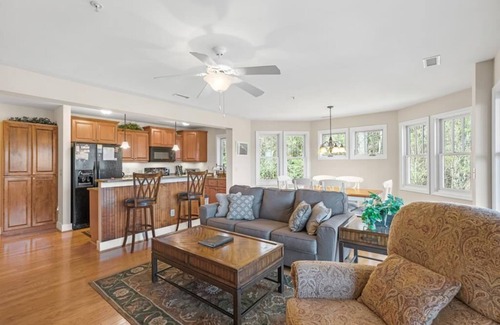 Foscoe House | Echota Wintergreens 1721- Mountain Condo, Gated Resort, Indoor/Outdoor Pools and Hot Tub, Fitness.