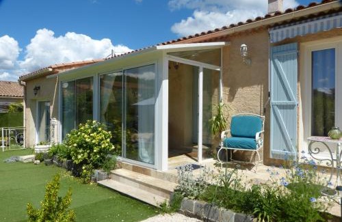 Auriol House | Eclats du Sud hébergements "les Lavandes" ou "les Romarins" meublés de tourisme classés 3 étoiles