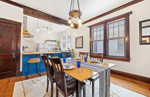 Cooper-Young Historic District House | Eclectic 2 Bed/1 Bath Near Cooper Young/Liberty Bowl with Clawfoot Tub!
