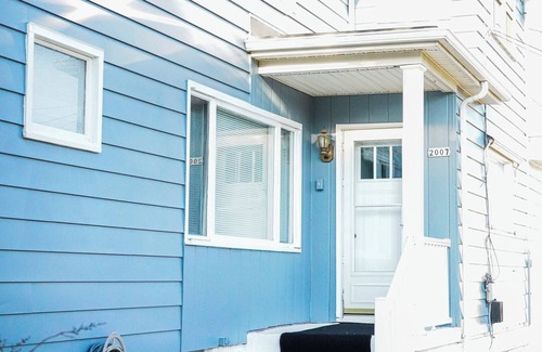 Sheboygan Apartment | Eclectic 3-BR Lower w King Bed & Pack-n-Play & Fire Pit near Lake MI