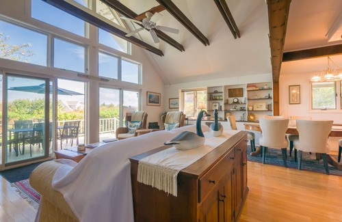 Sagamore Beach House | Eclectic beach house with ocean views
