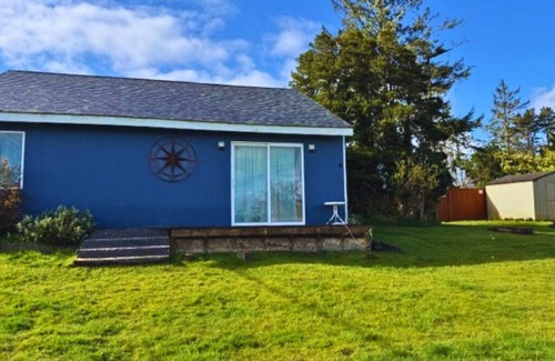 Westport House | Eclectic Beachy Escape – Pet-Friendly with Surfer Vibes
