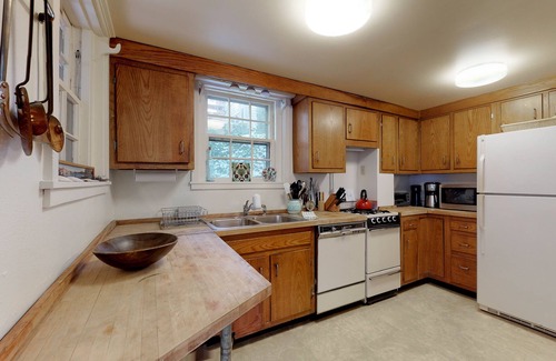 Woods Hole House | Eclectic home w/outdoor patio, close to golf and the beach