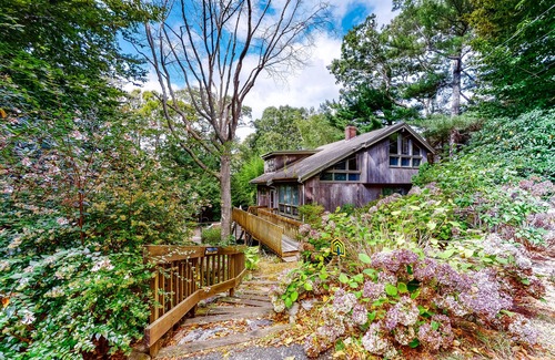 Woods Hole House | Eclectic home w/outdoor patio, close to golf and the beach