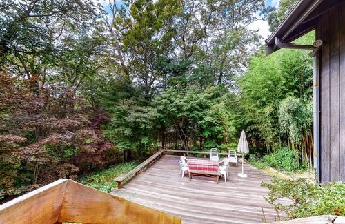 Woods Hole House | Eclectic home w/outdoor patio, close to golf and the beach