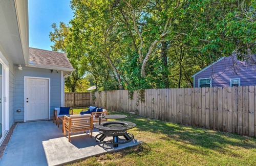 North Little Rock House | Eclectic North Little Rock House w/ Fire Pit!