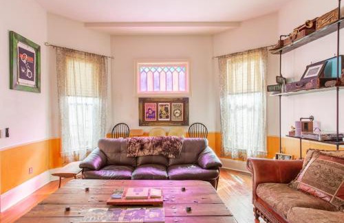 East End House | Eclectic Pet Friendly Home in East Nashville