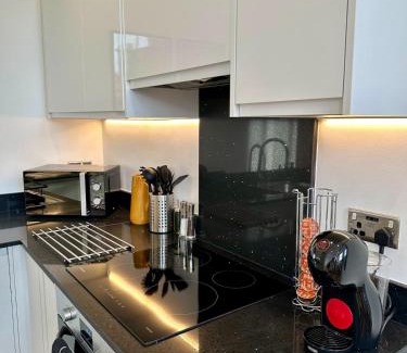 Birmingham City Centre Apartment | Eclipse Apartment - Modern 2 Bed 6 guest Apartment - Jewellery Quarter Birmingham City Centre