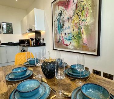 Birmingham City Centre Apartment | Eclipse Apartment - Modern 2 Bed 6 guest Apartment - Jewellery Quarter Birmingham City Centre