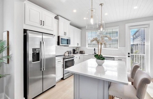 Cortez House | Eco-friendly Home with Pool and Elevator! Near the Anna Maria Sound! The Renata