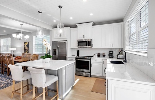 Cortez House | Eco-friendly Home with Pool and Elevator! Near the Anna Maria Sound! The Renata