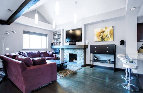 Speer House | Eco Friendly Modern Smart Home near Wash Park, w/2 Parking Spaces + 2 Fireplaces