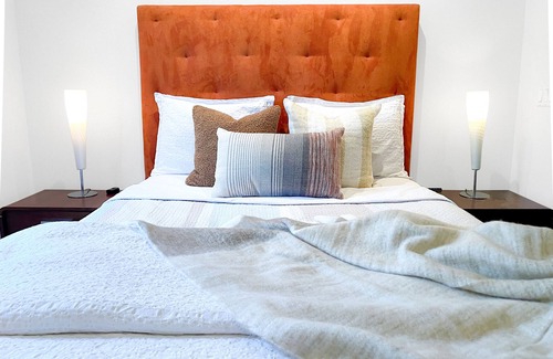 Speer House | Eco Friendly Modern Smart Home near Wash Park, w/2 Parking Spaces + 2 Fireplaces