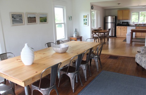 Dodgeville House | Eco-Friendly/Sustainable White Oak Savanna Events Farm & Sanctuary