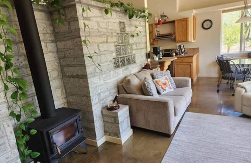 Boise House | ECO House, 1 Acre Food Forest, near city/✈