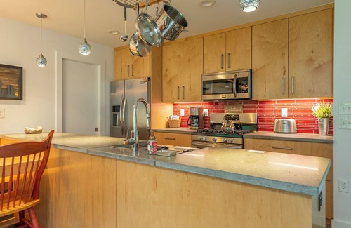 Black Mountain House | Eco Retreat in Black Mountain