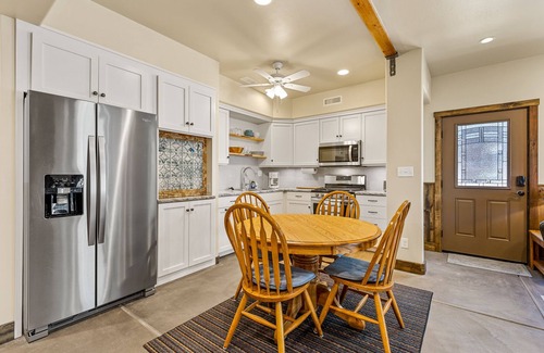 Flagstaff Apartment | Eco Suite w/Mountain Views