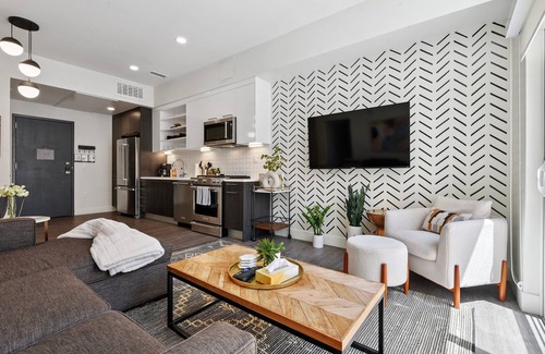 Jefferson Park Condo | EcoLoft City Views | LoHi Denver