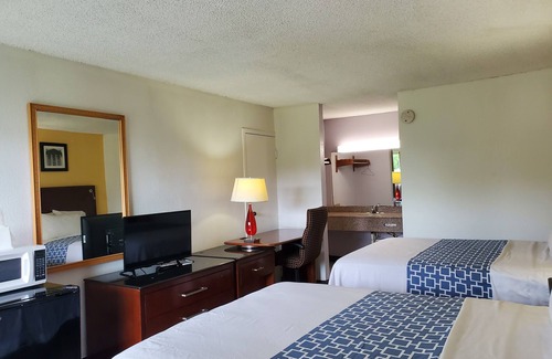 National Gardens Hotel | Econo Inn