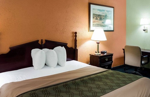 Canton Hotel | Econo Lodge Canton I-55