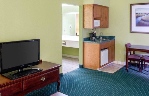 Canton Hotel | Econo Lodge Canton I-55