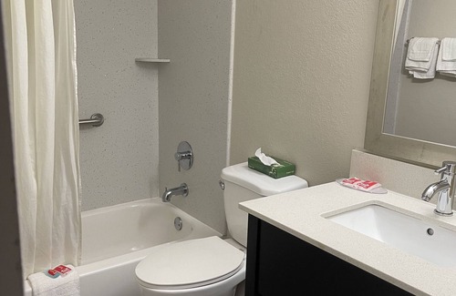 Cartersville Hotel | Econo Lodge Cartersville-Emerson Lake Point