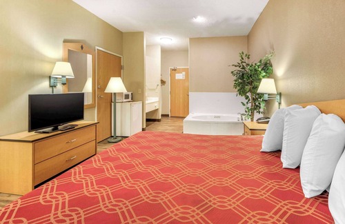 Cimarron Hills Hotel | Econo Lodge Colorado Springs near Airport