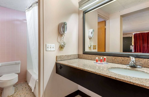 Cortland Hotel | Econo Lodge Cortland
