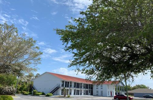 Morehead City Cabin | Econo Lodge Crystal Coast