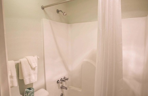 Morehead City Hotel | Econo Lodge Crystal Coast
