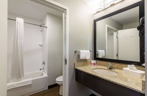 Dayton Hotel | Econo Lodge Dayton