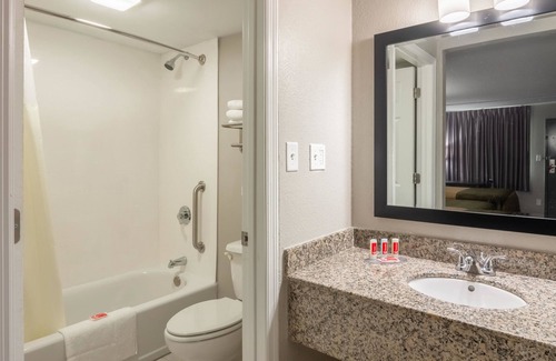 East Ridge Hotel | Econo Lodge East Ridge