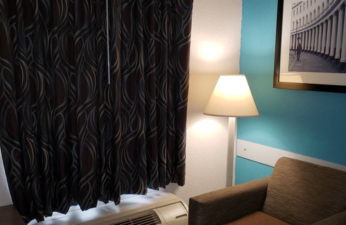 Elizabeth City Hotel | Econo Lodge Elizabeth City