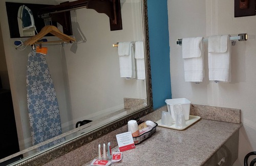 Elizabeth City Hotel | Econo Lodge Elizabeth City